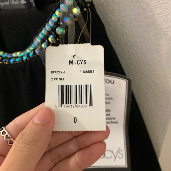 Dress - Picture 4 of 8